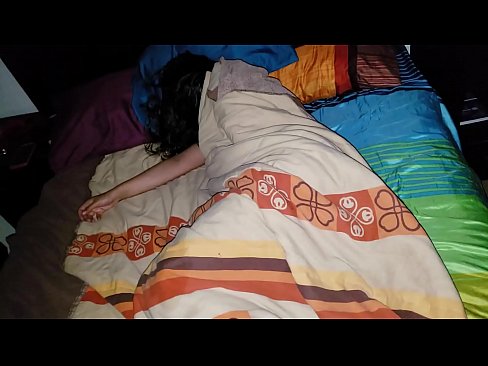 ❤️ Üvey oğul, genç üvey annesini uyurken azarlıyor. ❤️❌ Seks videosu bize %tr.assistdoctor23.ru ❌